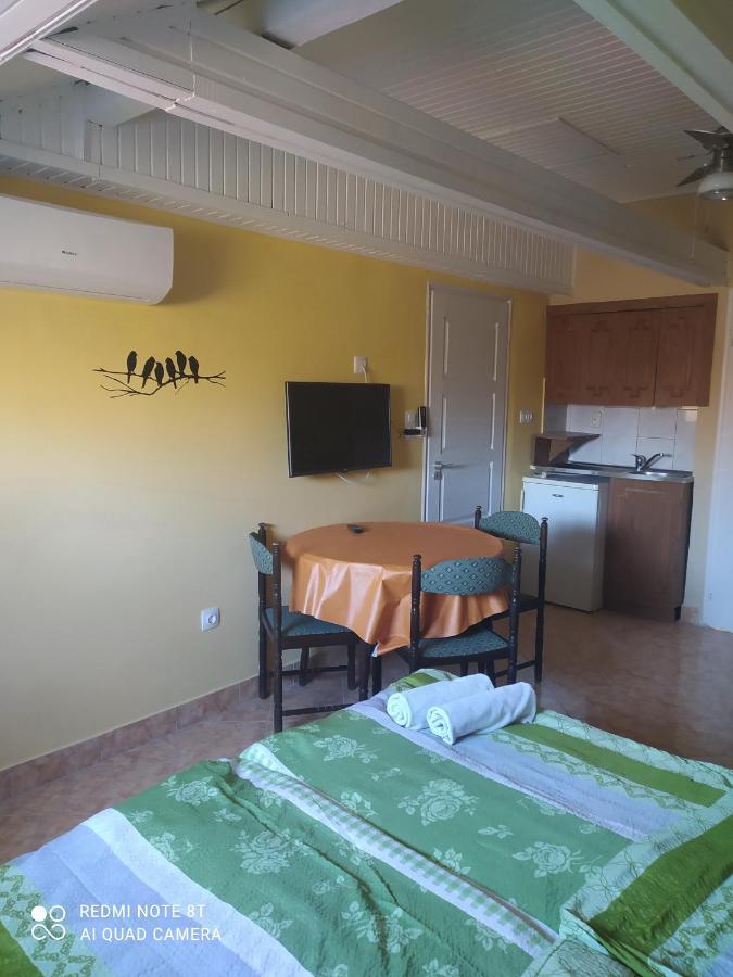 Apartmanhaz Gabriella Харканы Экстерьер фото