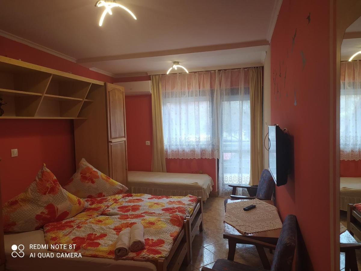 Apartmanhaz Gabriella Харканы Экстерьер фото
