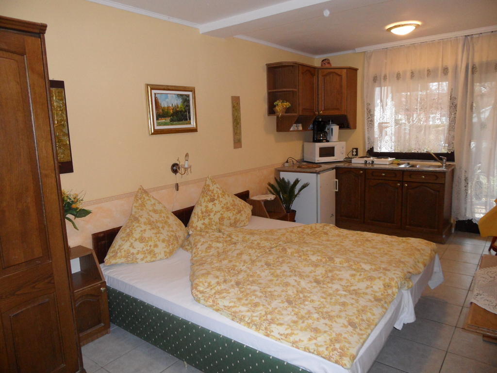 Apartmanhaz Gabriella Харканы Номер фото